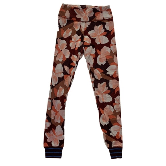 pink flower pattern aerie leggings - Picture 2 of 3